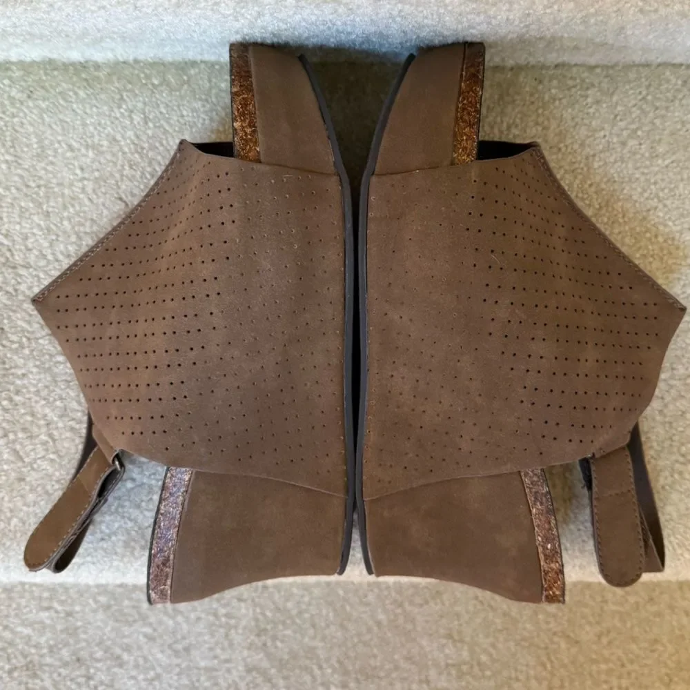 Pierre Dumas Chantal Sandals Wedges‎ Platforms Brown Women’s Size 10